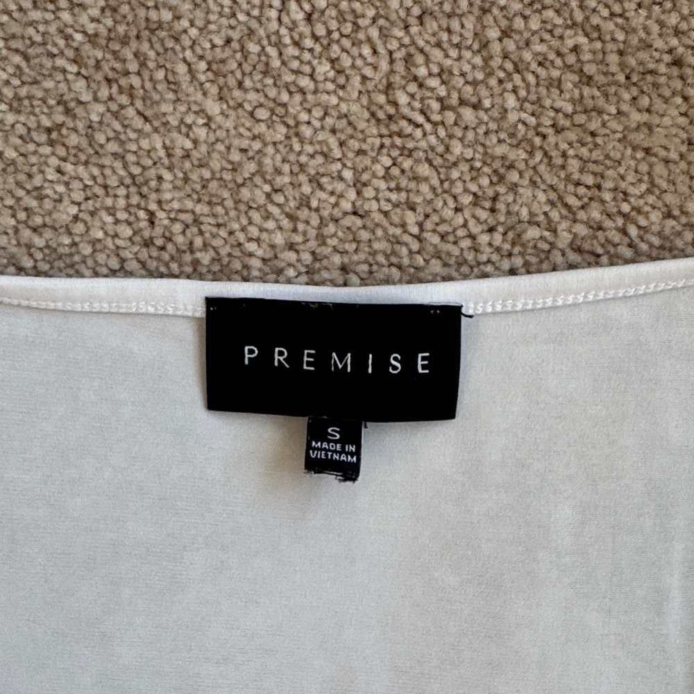 Ivory Sleeveless Women's Blouse - Picture 3 of 4